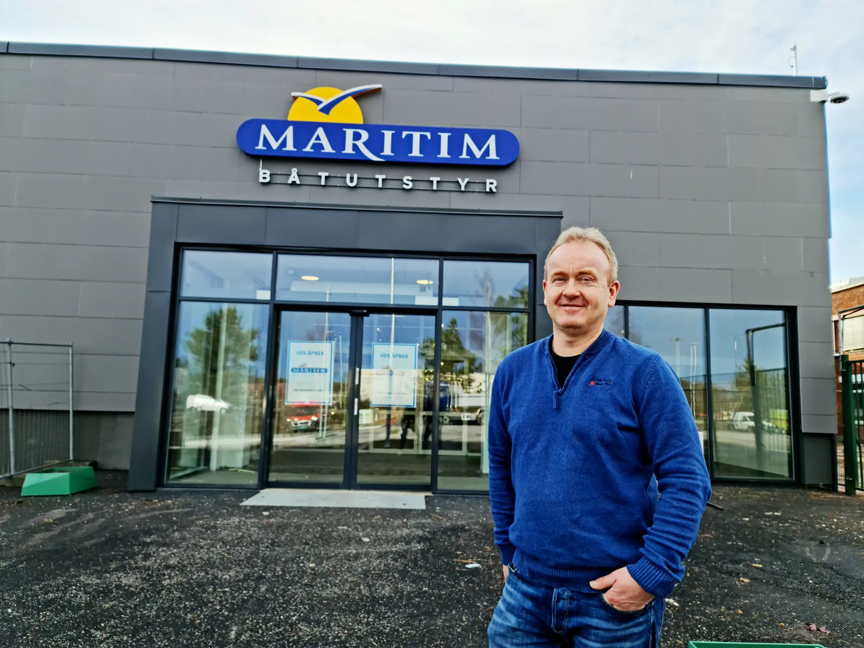 Kjell Erik Skovly foran siste tilskudd i Maritim-kjeden. Foto: Sigbjørn Vedeld/Oppegård Avis