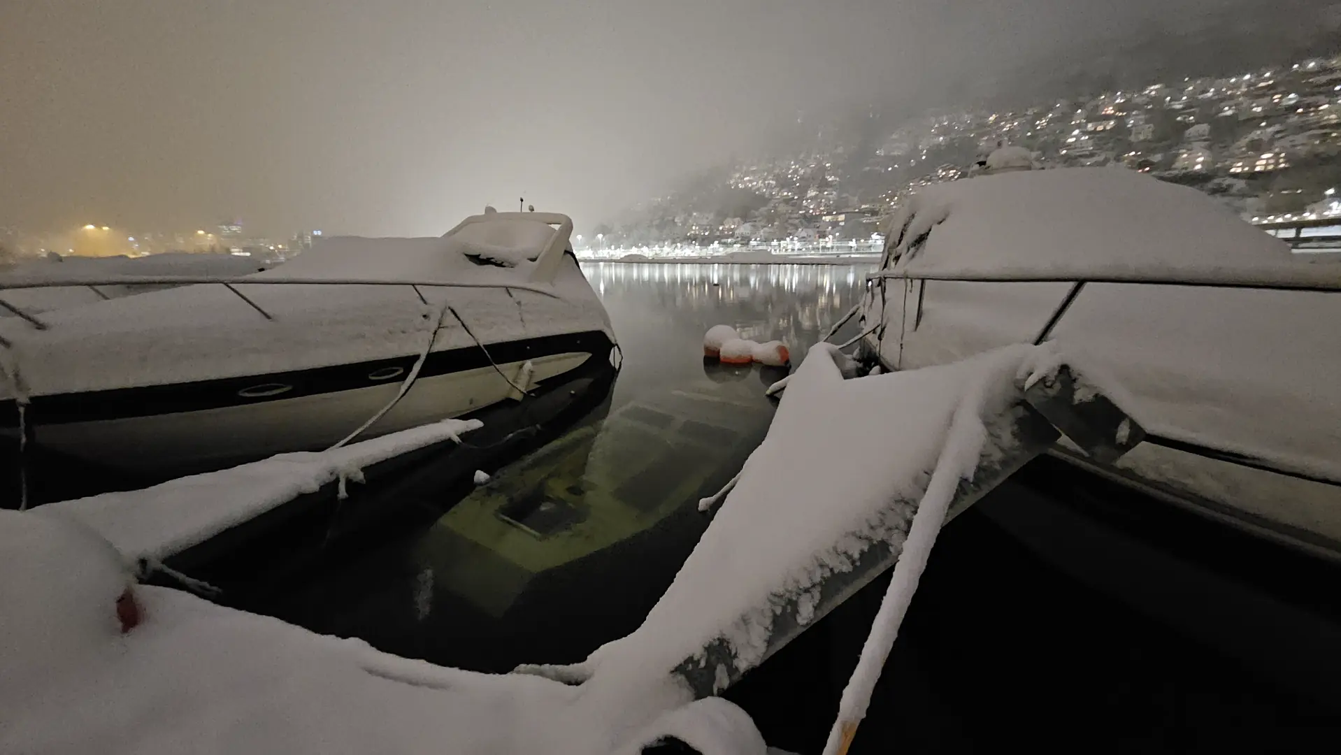 Illubilde - Pass på båten også gjennom høst og vinter- her en uheldig båteier