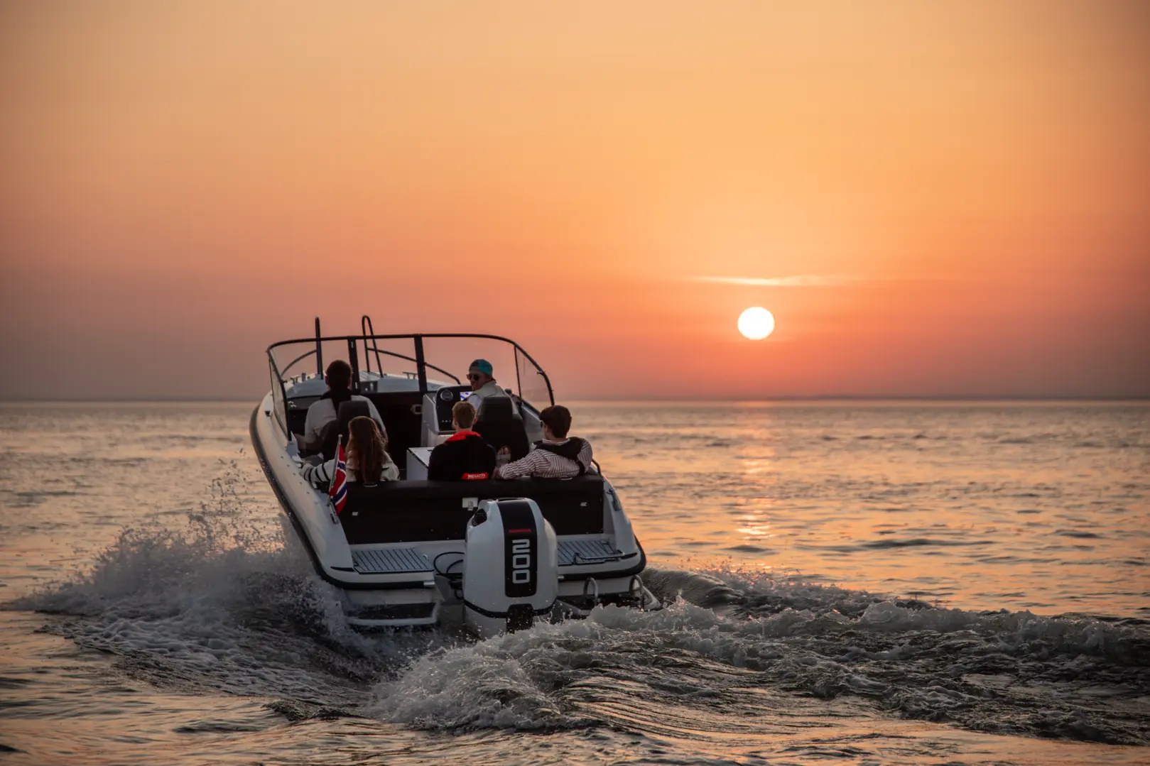 Micore 65BR i solnedgang