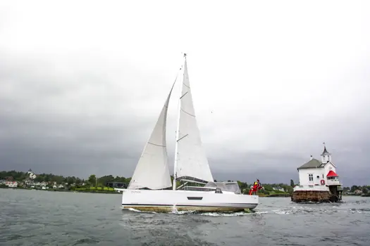 KNS-panelet prøveseiler: Elan GT5
