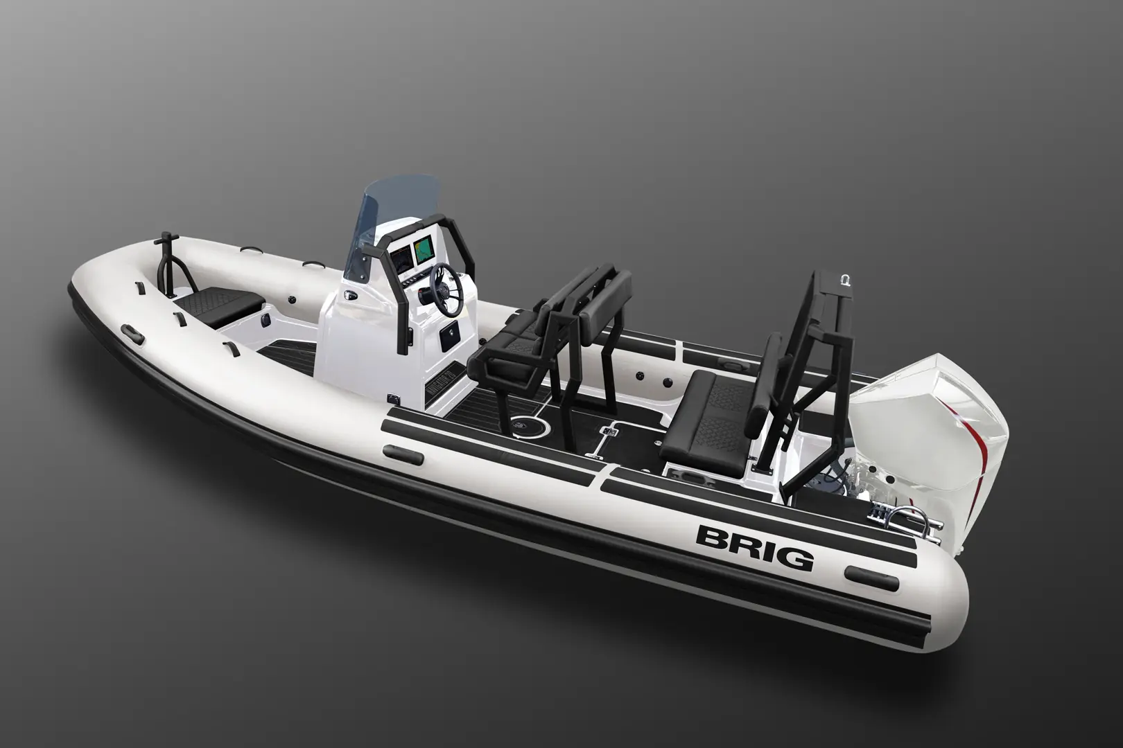 Brig Navigator 20 er 10 cm lengre og hele 20 cm bredere enn forgjengeren, og får inntil 150 hk. på hekken. Foto: Brig