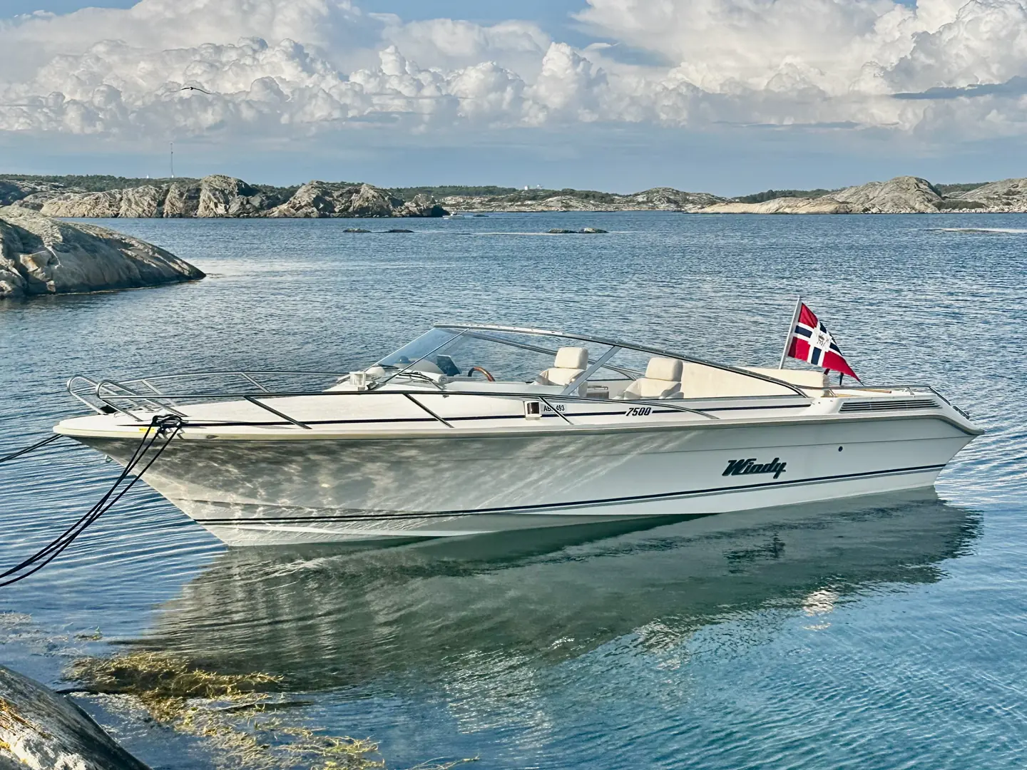 Byggenummer 29 av Windy 7500 virker å leve i beste velgående, blant annet med ny V8, puter og interiør. Alle foto: Privat